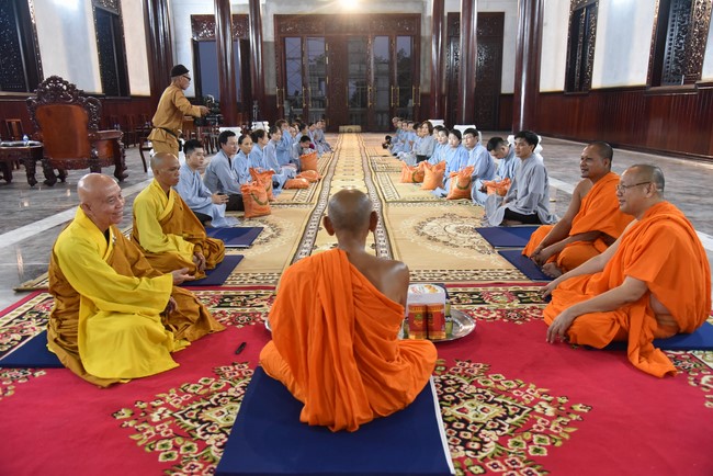 One-Day Retreat at Minh Chat ashram in Can Tho and offering to Khmer Theravada Buddhist University of the Charity Board.