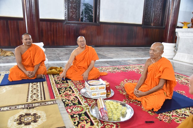One-Day Retreat at Minh Chat ashram in Can Tho and offering to Khmer Theravada Buddhist University of the Charity Board.