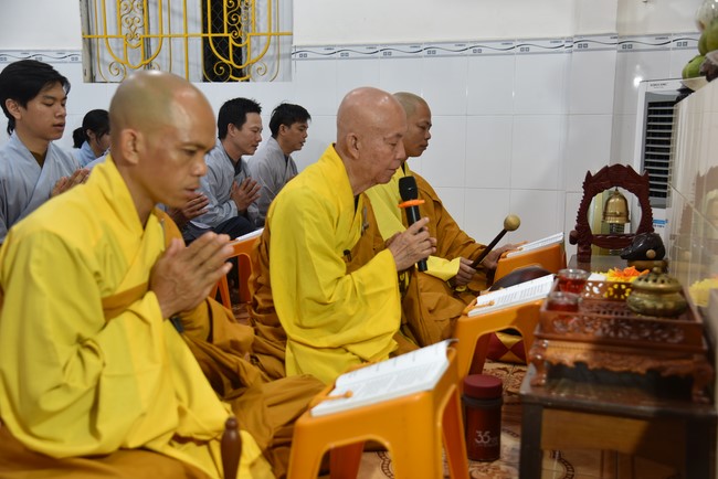 One-Day Retreat at Minh Chat ashram in Can Tho and offering to Khmer Theravada Buddhist University of the Charity Board.