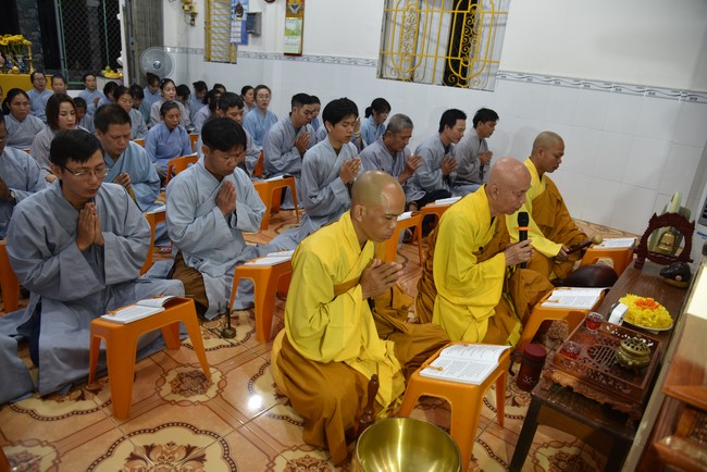 One-Day Retreat at Minh Chat ashram in Can Tho and offering to Khmer Theravada Buddhist University of the Charity Board.