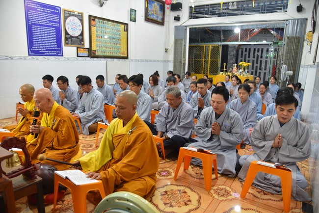 One-Day Retreat at Minh Chat ashram in Can Tho and offering to Khmer Theravada Buddhist University of the Charity Board.