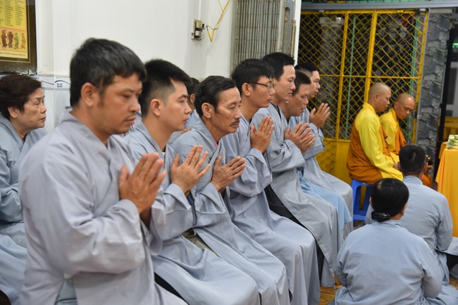One-Day Retreat at Minh Chat ashram in Can Tho and offering to Khmer Theravada Buddhist University of the Charity Board.