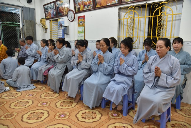 One-Day Retreat at Minh Chat ashram in Can Tho and offering to Khmer Theravada Buddhist University of the Charity Board.