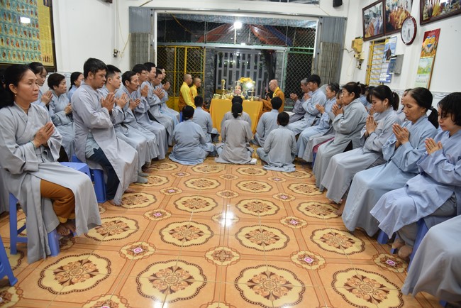 One-Day Retreat at Minh Chat ashram in Can Tho and offering to Khmer Theravada Buddhist University of the Charity Board.