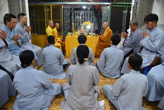 One-Day Retreat at Minh Chat ashram in Can Tho and offering to Khmer Theravada Buddhist University of the Charity Board.