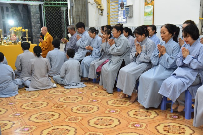 One-Day Retreat at Minh Chat ashram in Can Tho and offering to Khmer Theravada Buddhist University of the Charity Board.