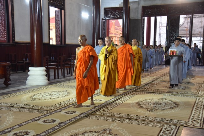 One-Day Retreat at Minh Chat ashram in Can Tho and offering to Khmer Theravada Buddhist University of the Charity Board.