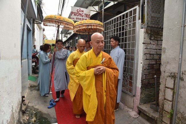 One-Day Retreat at Minh Chat ashram in Can Tho and offering to Khmer Theravada Buddhist University of the Charity Board.