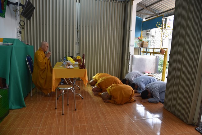 One-Day Retreat at Minh Chat ashram in Can Tho and offering to Khmer Theravada Buddhist University of the Charity Board.