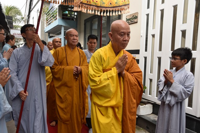 One-Day Retreat at Minh Chat ashram in Can Tho and offering to Khmer Theravada Buddhist University of the Charity Board.