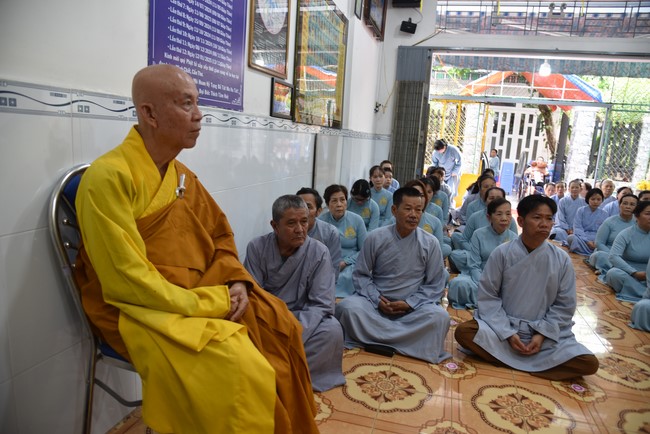 One-Day Retreat at Minh Chat ashram in Can Tho and offering to Khmer Theravada Buddhist University of the Charity Board.