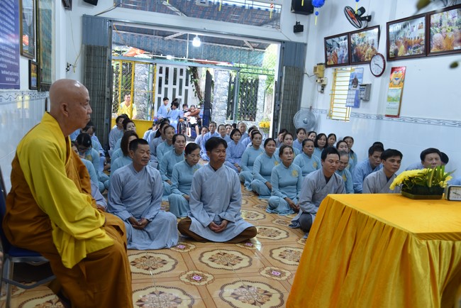 One-Day Retreat at Minh Chat ashram in Can Tho and offering to Khmer Theravada Buddhist University of the Charity Board.