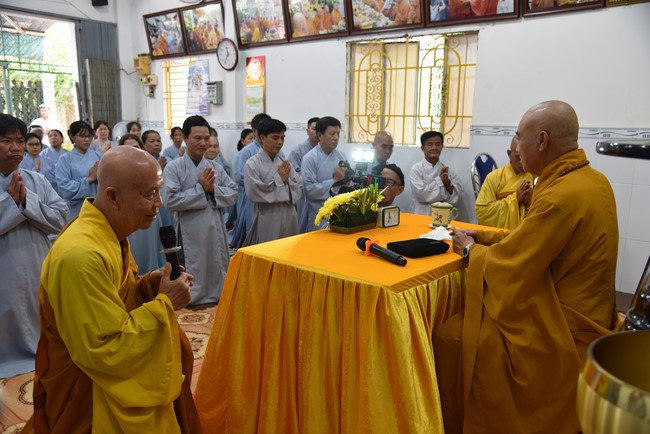 One-Day Retreat at Minh Chat ashram in Can Tho and offering to Khmer Theravada Buddhist University of the Charity Board.