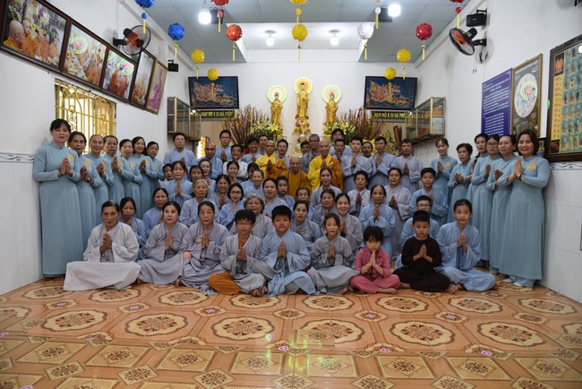 One-Day Retreat at Minh Chat ashram in Can Tho and offering to Khmer Theravada Buddhist University of the Charity Board.