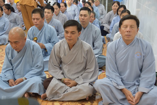 One-Day Retreat at Minh Chat ashram in Can Tho and offering to Khmer Theravada Buddhist University of the Charity Board.