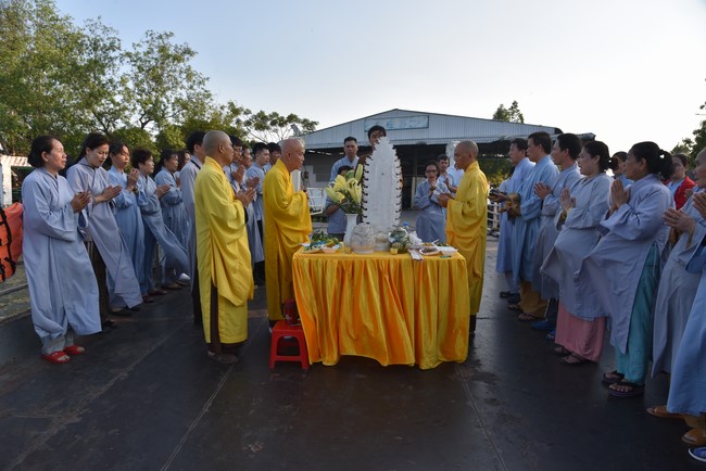 One-Day Retreat at Minh Chat ashram in Can Tho and offering to Khmer Theravada Buddhist University of the Charity Board.