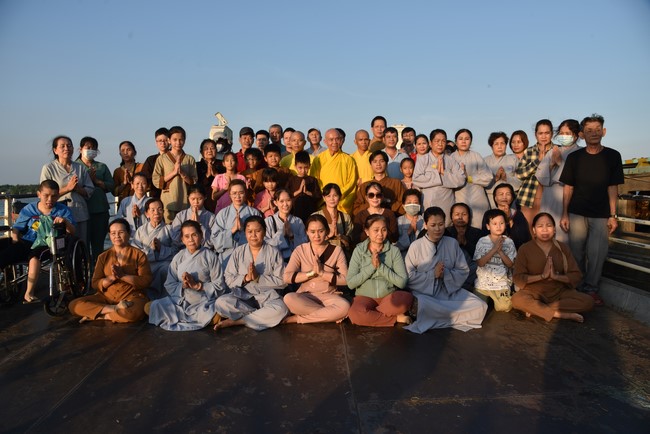 One-Day Retreat at Minh Chat ashram in Can Tho and offering to Khmer Theravada Buddhist University of the Charity Board.