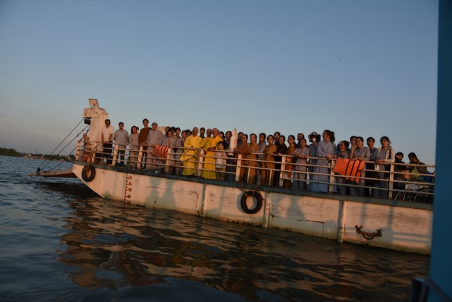 One-Day Retreat at Minh Chat ashram in Can Tho and offering to Khmer Theravada Buddhist University of the Charity Board.
