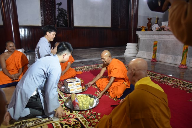 One-Day Retreat at Minh Chat ashram in Can Tho and offering to Khmer Theravada Buddhist University of the Charity Board.