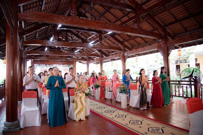 Wedding Ceremony at the pagoda
