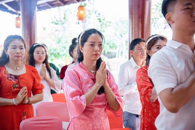 Wedding Ceremony at the pagoda