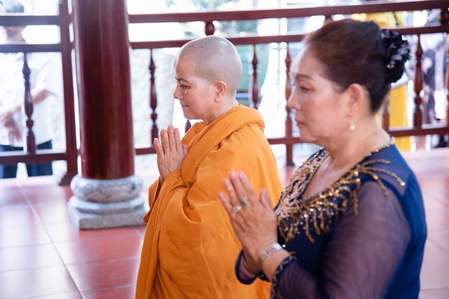Wedding Ceremony at the pagoda