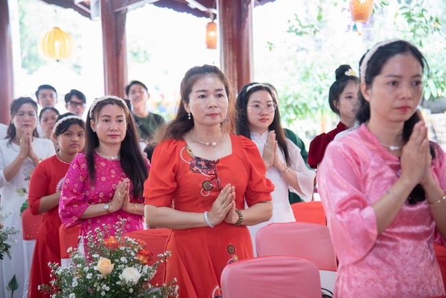 Wedding Ceremony at the pagoda