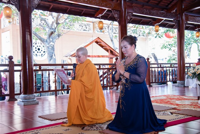 Wedding Ceremony at the pagoda