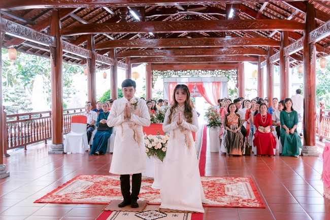 Wedding Ceremony at the pagoda