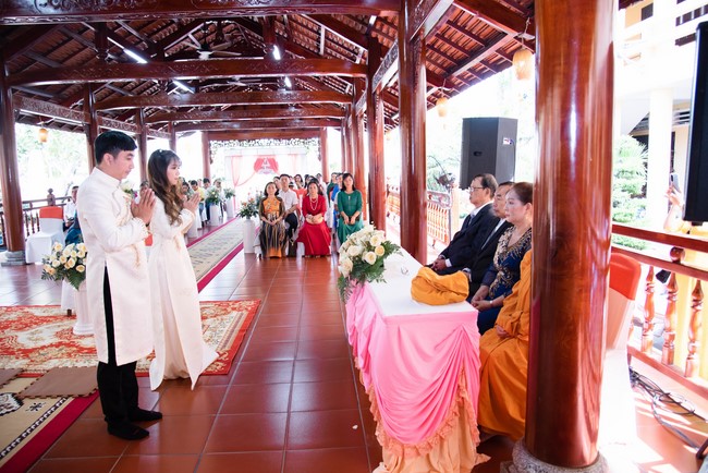 Wedding Ceremony at the pagoda