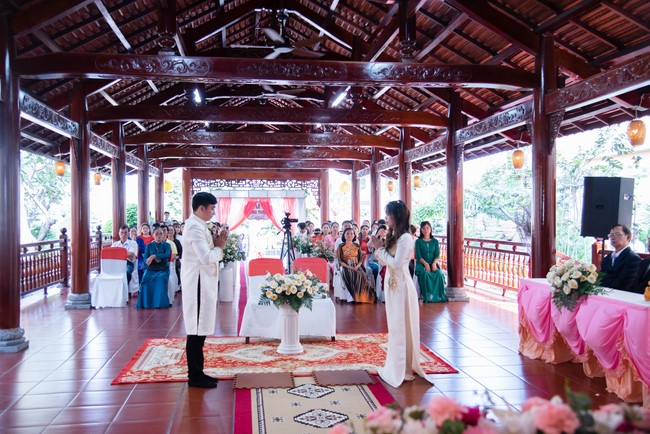 Wedding Ceremony at the pagoda