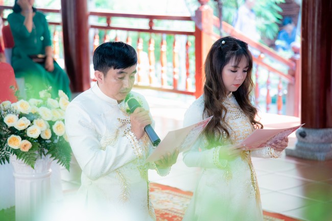 Wedding Ceremony at the pagoda