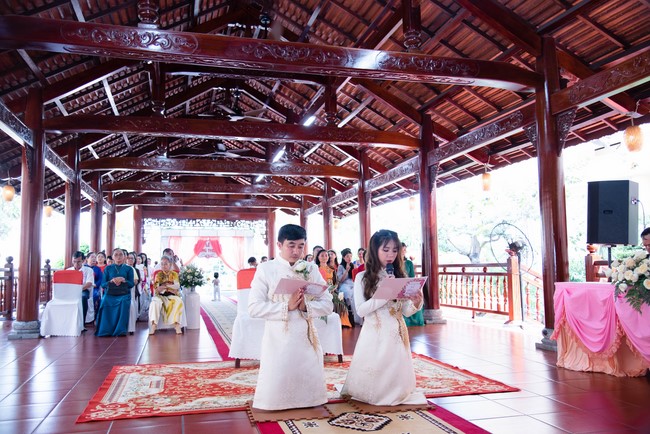 Wedding Ceremony at the pagoda