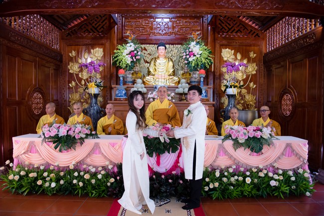 Wedding Ceremony at the pagoda