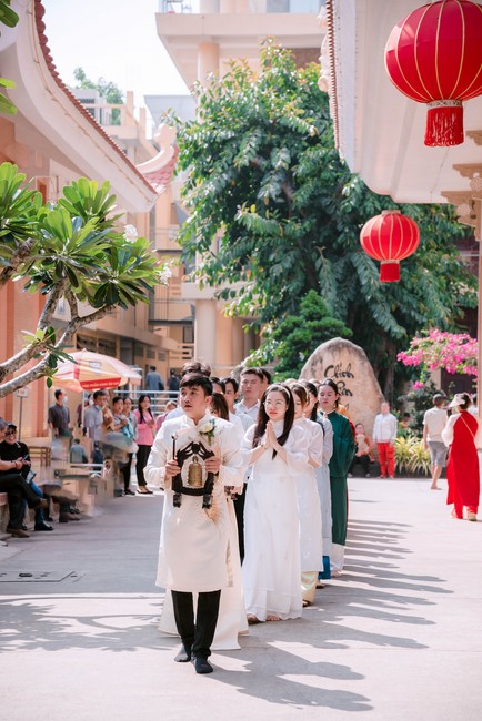 Wedding Ceremony at the pagoda