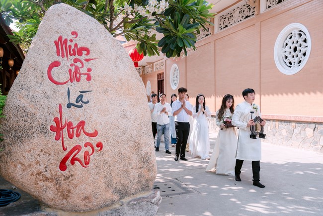 Wedding Ceremony at the pagoda