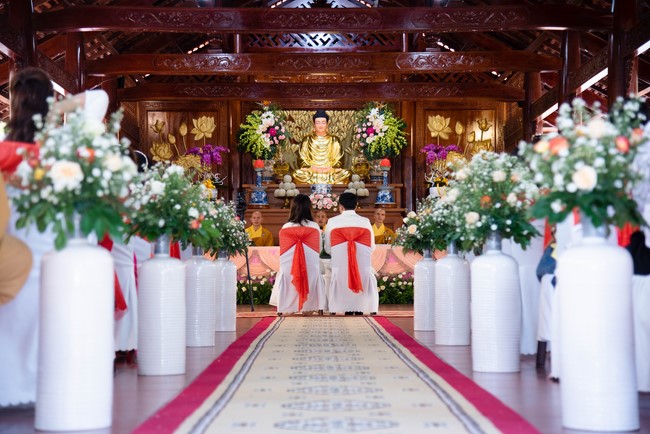 Wedding Ceremony at the pagoda