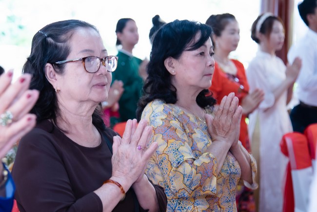 Wedding Ceremony at the pagoda
