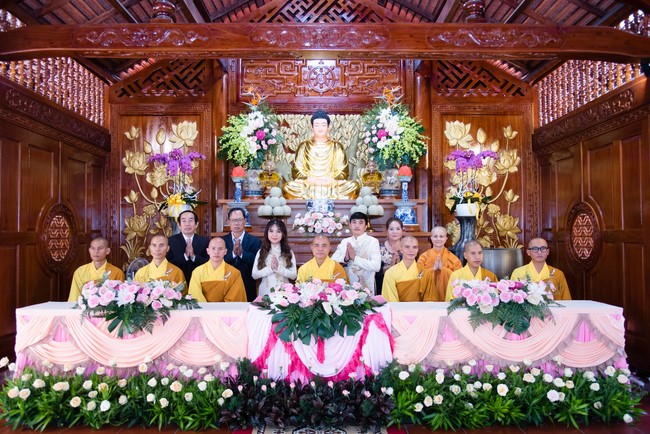 Wedding Ceremony at the pagoda