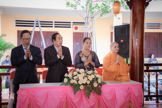 Wedding Ceremony at the pagoda