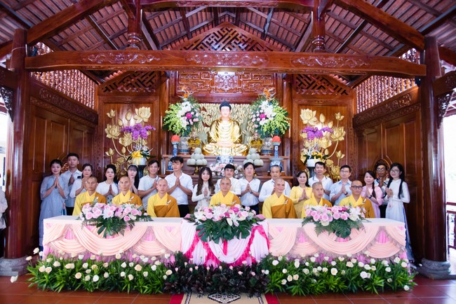 Wedding Ceremony at the pagoda