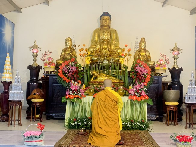Repentant Ceremony, Taking Three-Jewel Refuge, commemoration of Shakyamuni Buddha of entering Nirvana at Dong Cao pagoda, Thanh Hoa