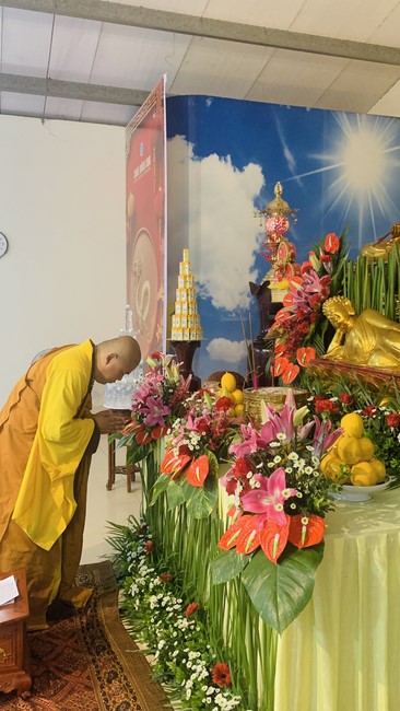 Repentant Ceremony, Taking Three-Jewel Refuge, commemoration of Shakyamuni Buddha of entering Nirvana at Dong Cao pagoda, Thanh Hoa