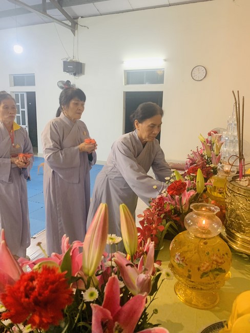 Repentant Ceremony, Taking Three-Jewel Refuge, commemoration of Shakyamuni Buddha of entering Nirvana at Dong Cao pagoda, Thanh Hoa
