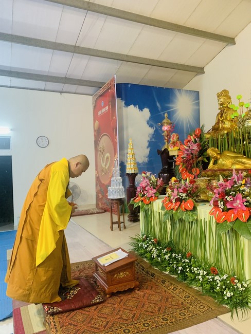 Repentant Ceremony, Taking Three-Jewel Refuge, commemoration of Shakyamuni Buddha of entering Nirvana at Dong Cao pagoda, Thanh Hoa