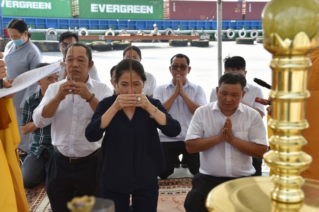 Peace Praying Ritual to Cat Lai Giang Nam TERMINA Huong Duong Trading and Service Co., Ltd by Charity Board