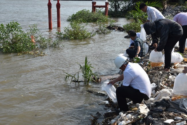 Peace Praying Ritual to Cat Lai Giang Nam TERMINA Huong Duong Trading and Service Co., Ltd by Charity Board