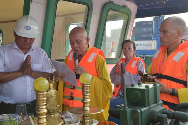 Peace Praying Ritual to Cat Lai Giang Nam TERMINA Huong Duong Trading and Service Co., Ltd by Charity Board