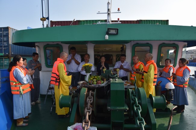 Peace Praying Ritual to Cat Lai Giang Nam TERMINA Huong Duong Trading and Service Co., Ltd by Charity Board