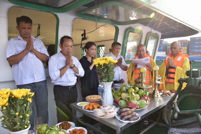 Peace Praying Ritual to Cat Lai Giang Nam TERMINA Huong Duong Trading and Service Co., Ltd by Charity Board
